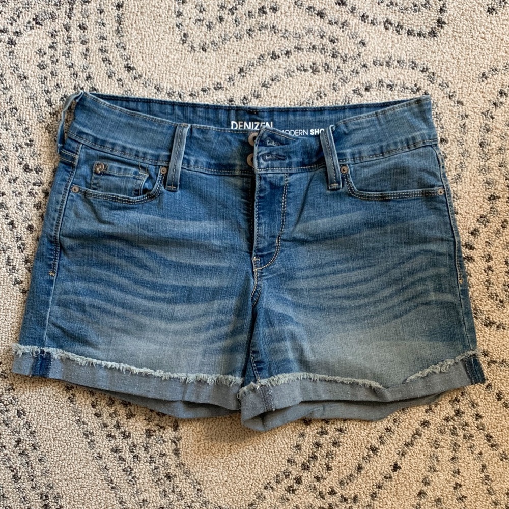 Levi’s cuffed shorts